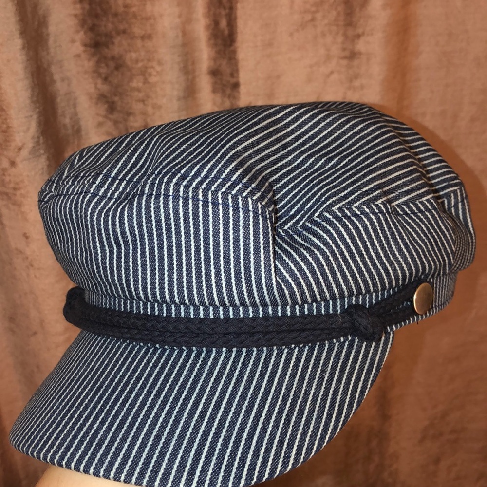 Trendy Hat!